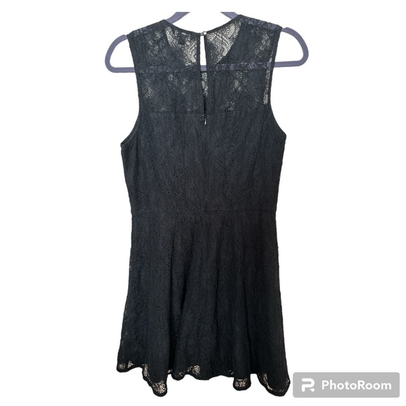 Banana Republic Short Sleeve Knee Length black lace lined dress size 10 - Picture 2 of 10